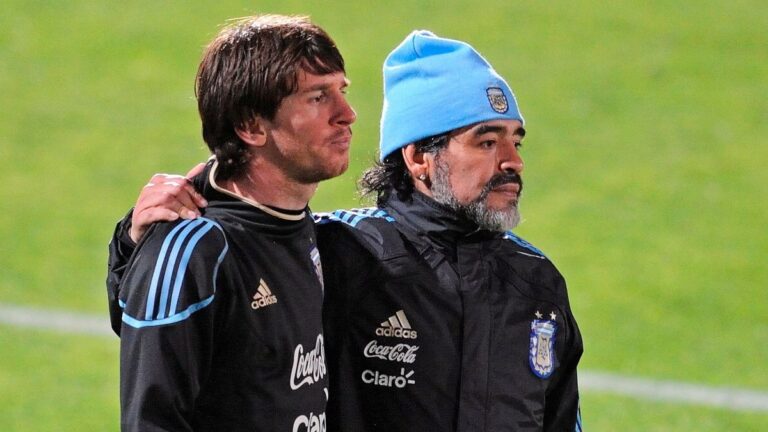 Cumplieron el sueño de millones: los único cinco futbolistas que jugaron con Lionel Messi y Diego Maradona