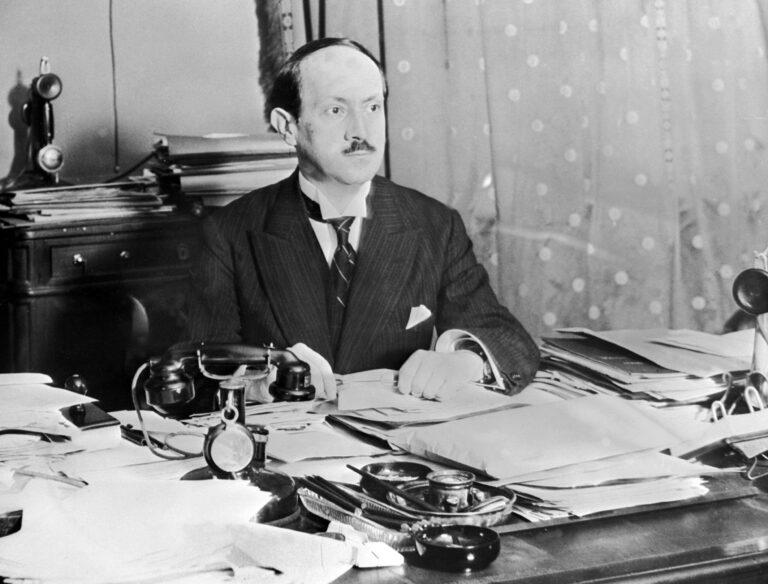 Saint-John Perse: nació en el Caribe, se opuso a los nazis y ganó el Premio Nobel de Literatura por una poesía de vuelo elevado