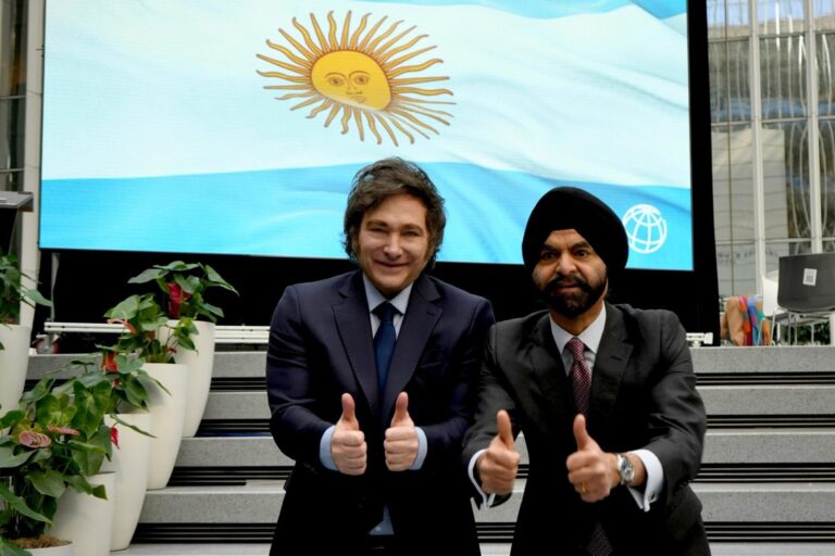 Más dólares para el Gobierno: el Banco Mundial acelera la llegada de fondos a la Argentina