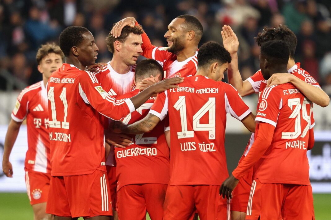 Jugadores del Bayern Múnich celebrando un gol durante el partido contra el St. Pauli en la Bundesliga.