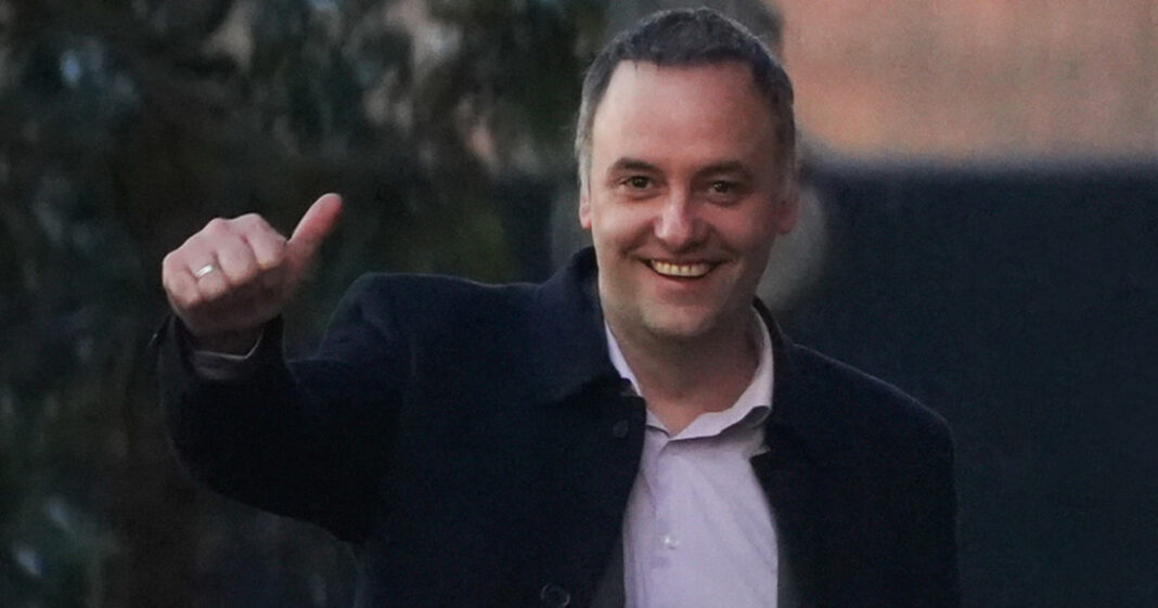 Hugo Morales, ex futbolista, declaró sobre la venta del departamento en Caballito.