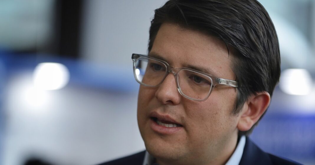 Operativo de seguridad en Buenos Aires que resultó en la detención de un prófugo colombiano.