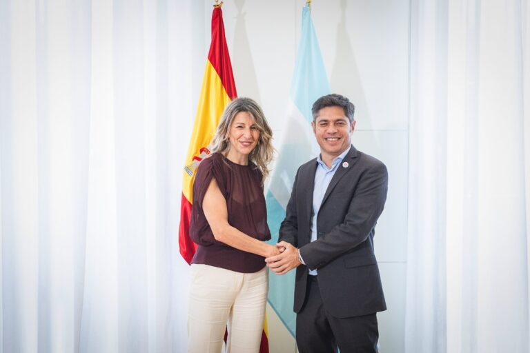 Fotografía de grupo de participantes en el congreso internacional celebrado en Barcelona, España.