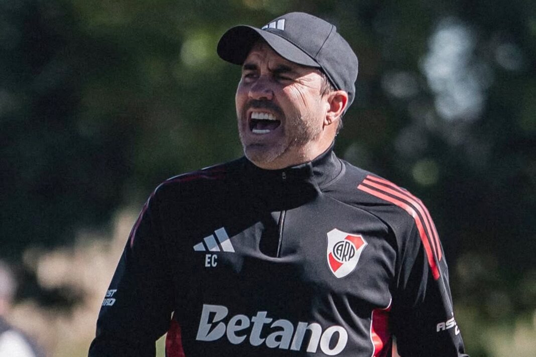Eduardo 'Chacho' Coudet, entrenador de River Plate, durante un partido.