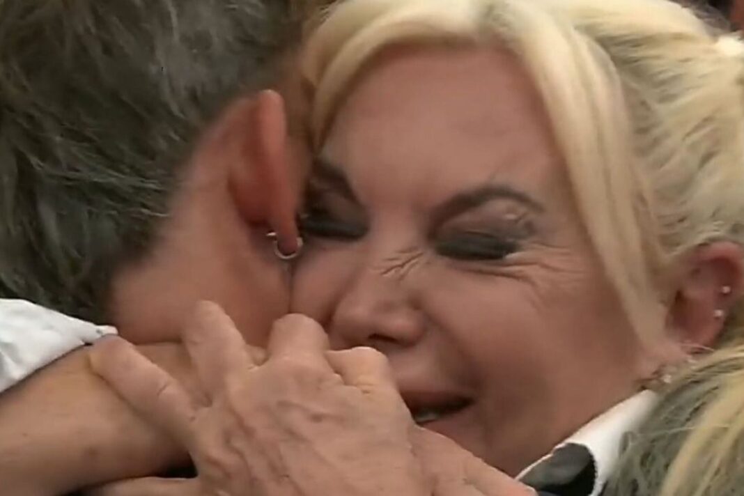 Yanina Zilli y Martín Rodríguez en un emotivo abrazo durante la despedida en Gran Hermano.