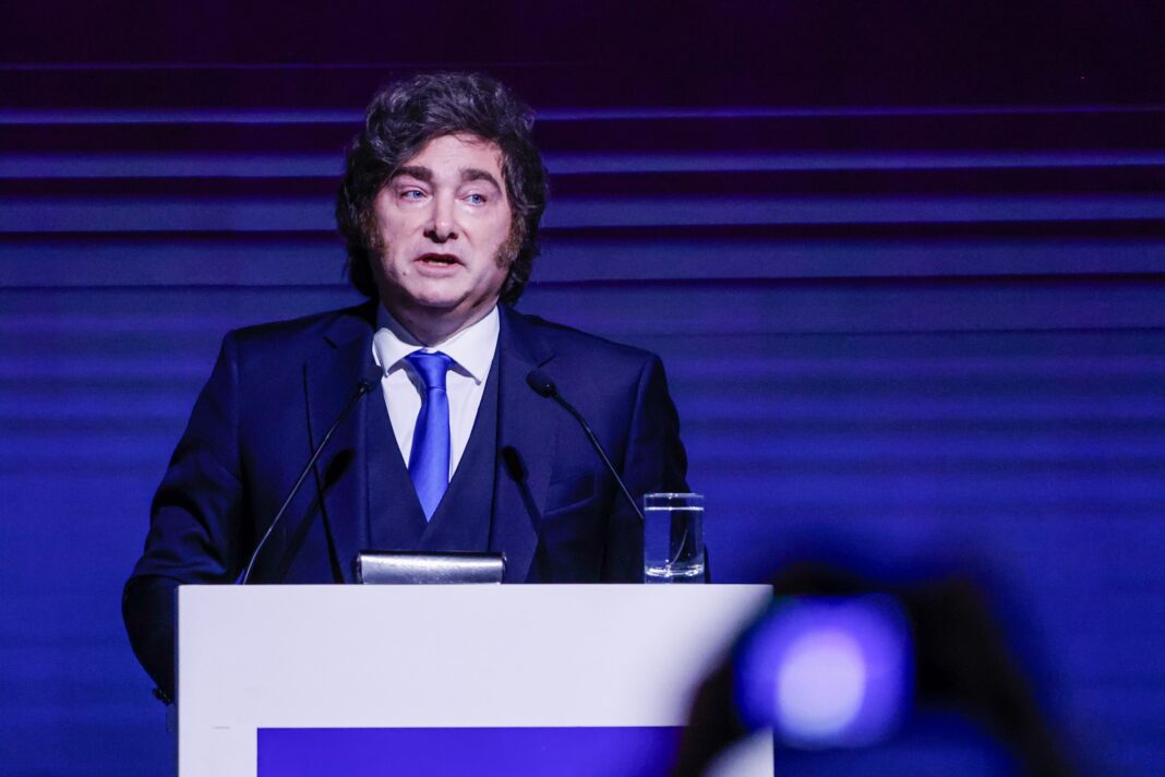 Gráfico de inflación y edificio del Congreso de la Nación Argentina