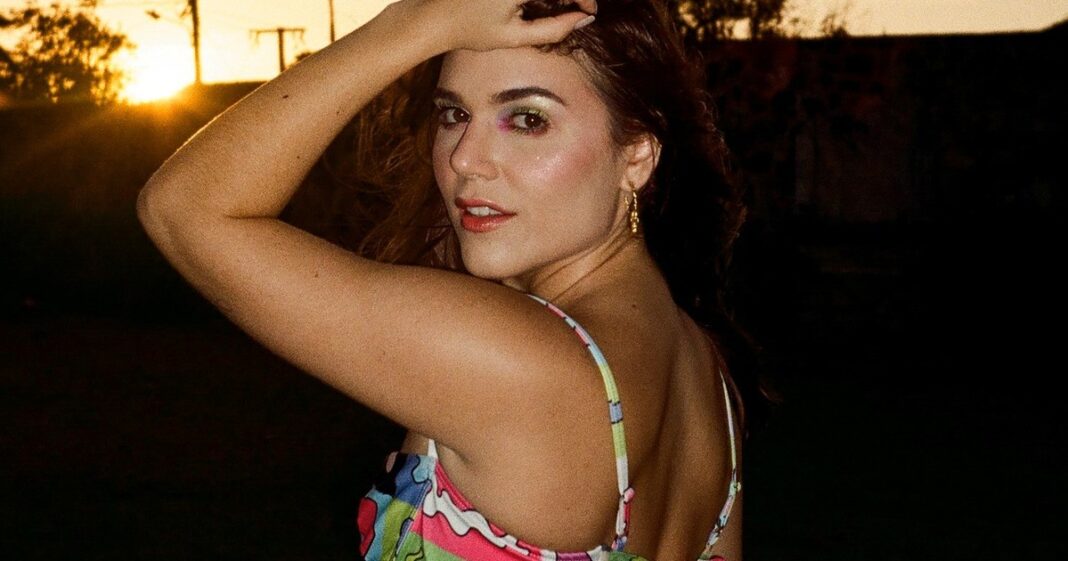 Lalywood, cantautora colombiana, presenta su álbum 