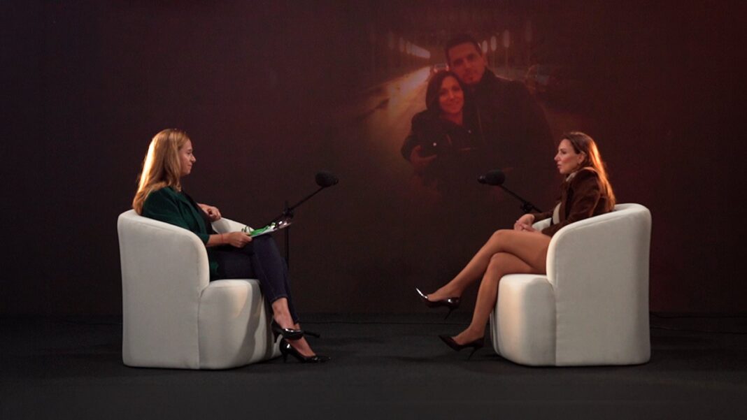 Verónica Brunati, periodista argentina, en una cobertura periodística