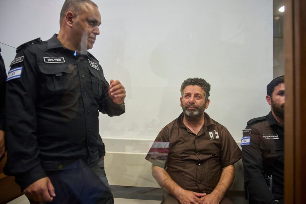 Manifestación con banderas de España y Palestina en apoyo a activistas detenidos por Israel