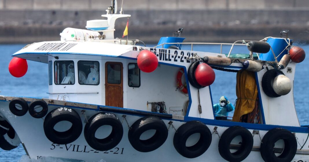 Crucero MV Hondius en el puerto de Granadilla de Abona, Tenerife, durante el operativo de repatriación por brote de hantavirus