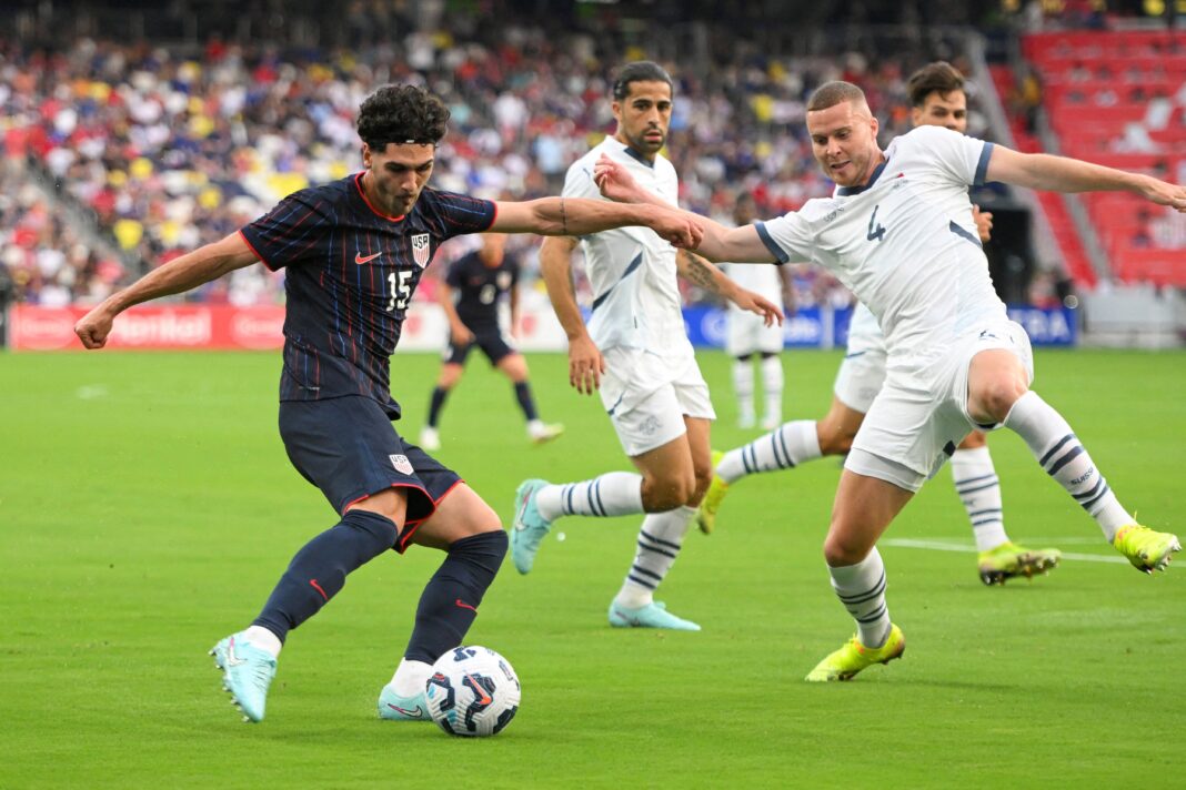 Johnny Cardoso lesionado en el tobillo derecho
