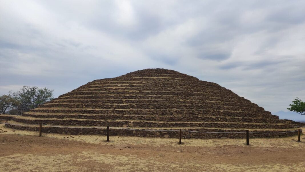 Vista de las pirámides circulares de Guachimontones en Teuchitlán, Jalisco