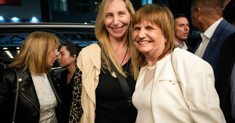 Patricia Bullrich y Karina Milei en la Casa Rosada