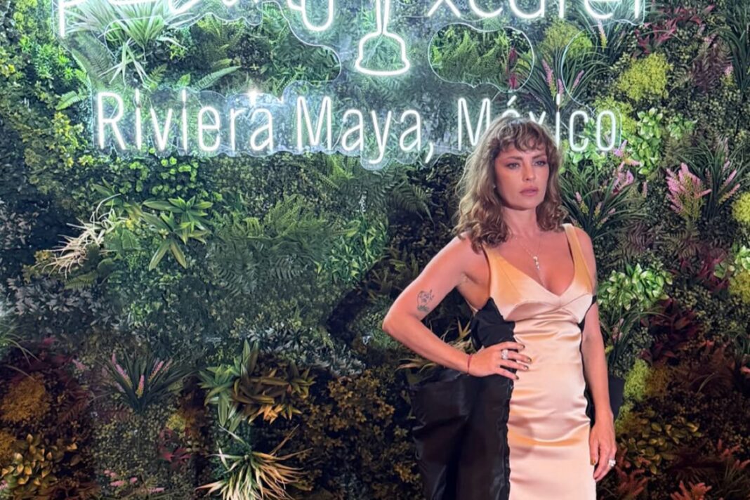 Alfombra roja de los Premios Platino 2026 en México con celebridades luciendo vestidos de alta costura
